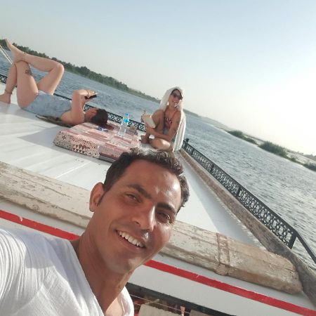 Nile Sunrise Felucca Boat Private Rental Luxor Buitenkant foto