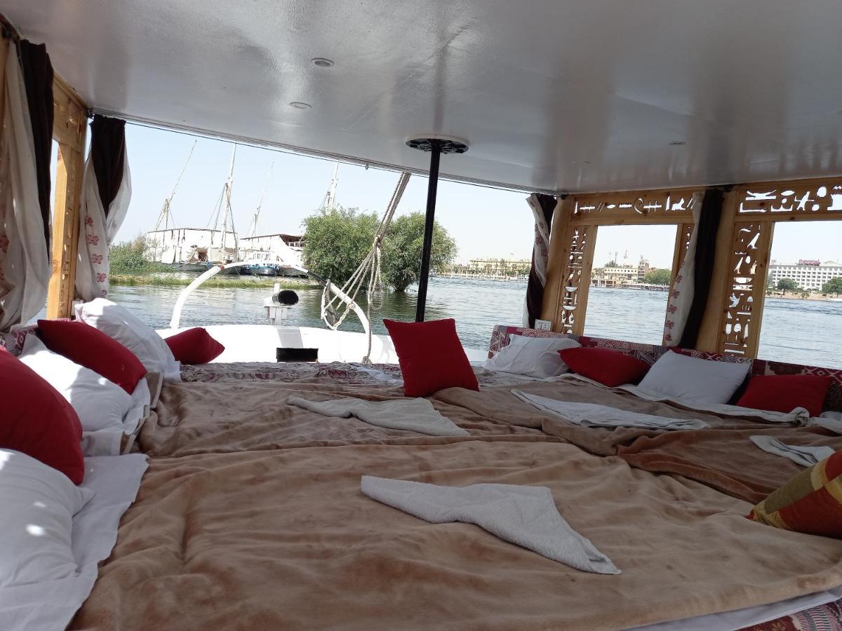 Nile Sunrise Felucca Boat Private Rental Luxor Buitenkant foto