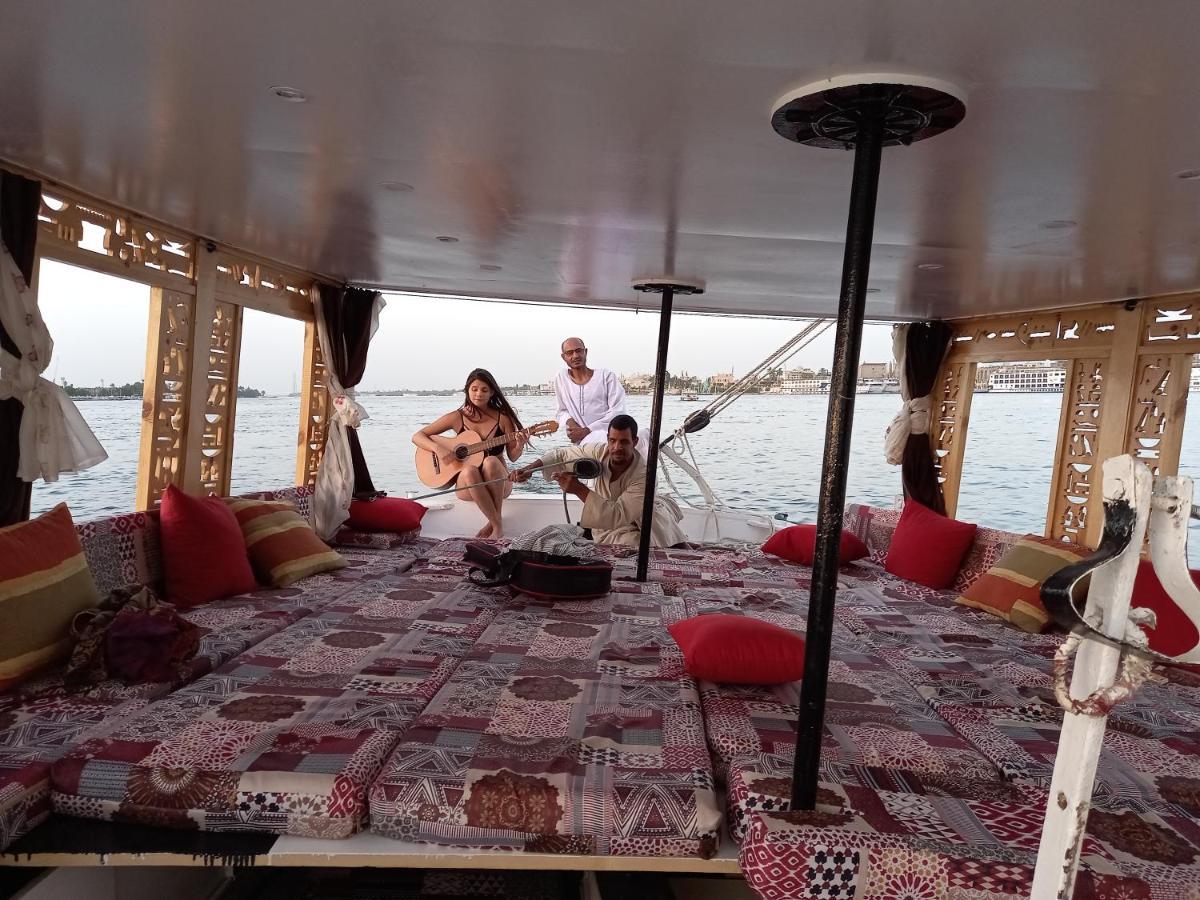 Nile Sunrise Felucca Boat Private Rental Luxor Buitenkant foto