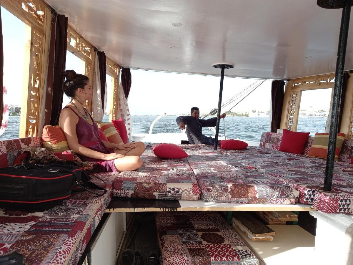 Nile Sunrise Felucca Boat Private Rental Luxor Buitenkant foto