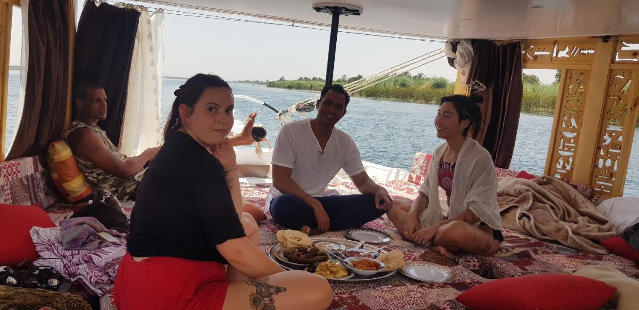 Nile Sunrise Felucca Boat Private Rental Luxor Buitenkant foto