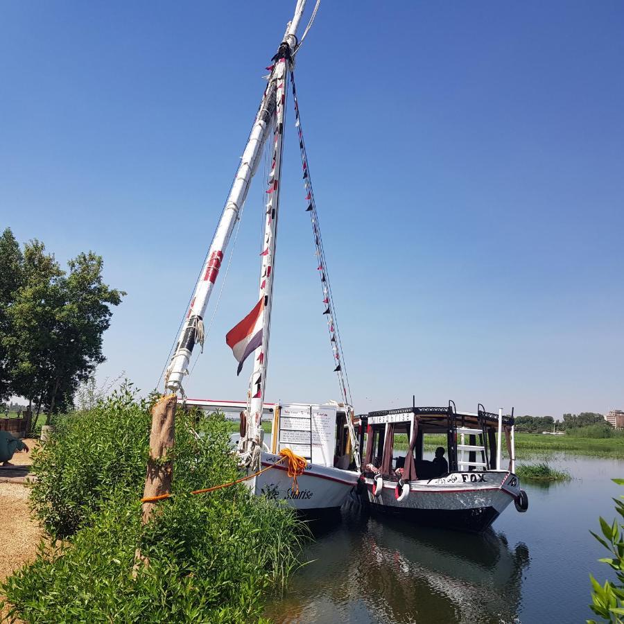 Nile Sunrise Felucca Boat Private Rental Luxor Buitenkant foto