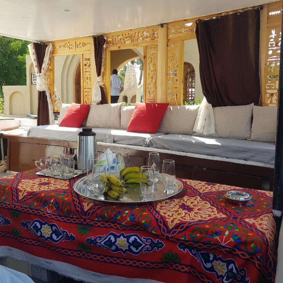 Nile Sunrise Felucca Boat Private Rental Luxor Buitenkant foto