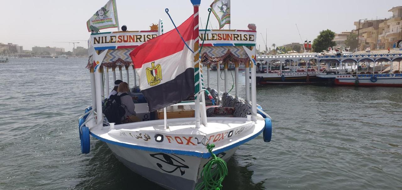 Nile Sunrise Felucca Boat Private Rental Luxor Buitenkant foto